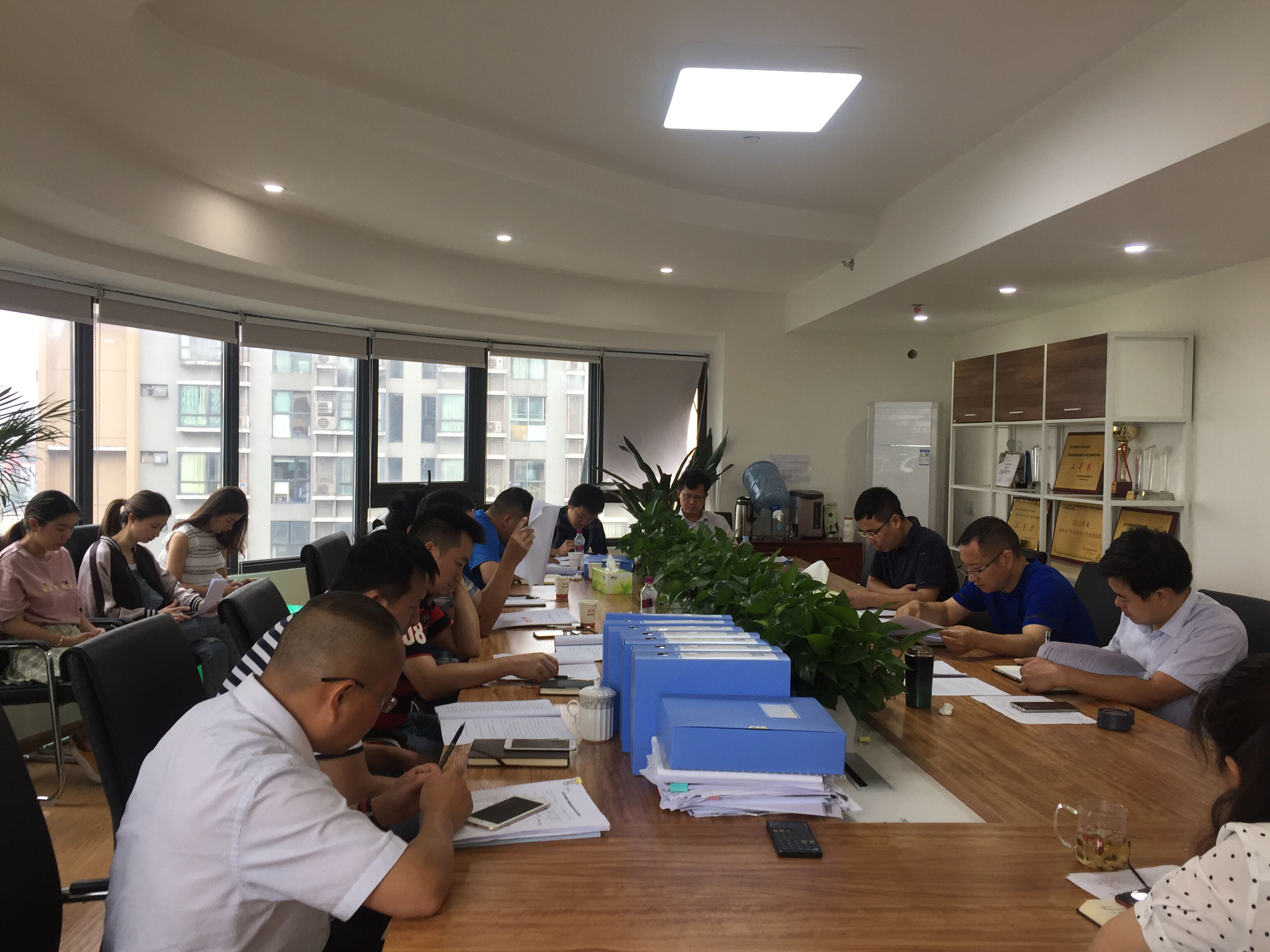 公司公路分公司召开事故剖析警示教育会